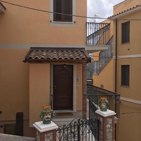 Casa Vacanza Cundari Castelmola Exterior photo